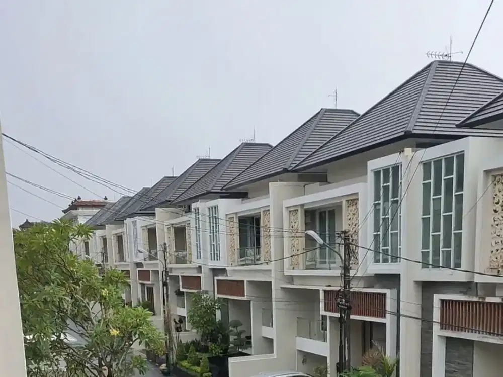 DIJUAL RUMAH MEWAH 2 LANTAI DI GREEN IMPERIAL PUTRA RESIDENCE, DENPASAR, BALI