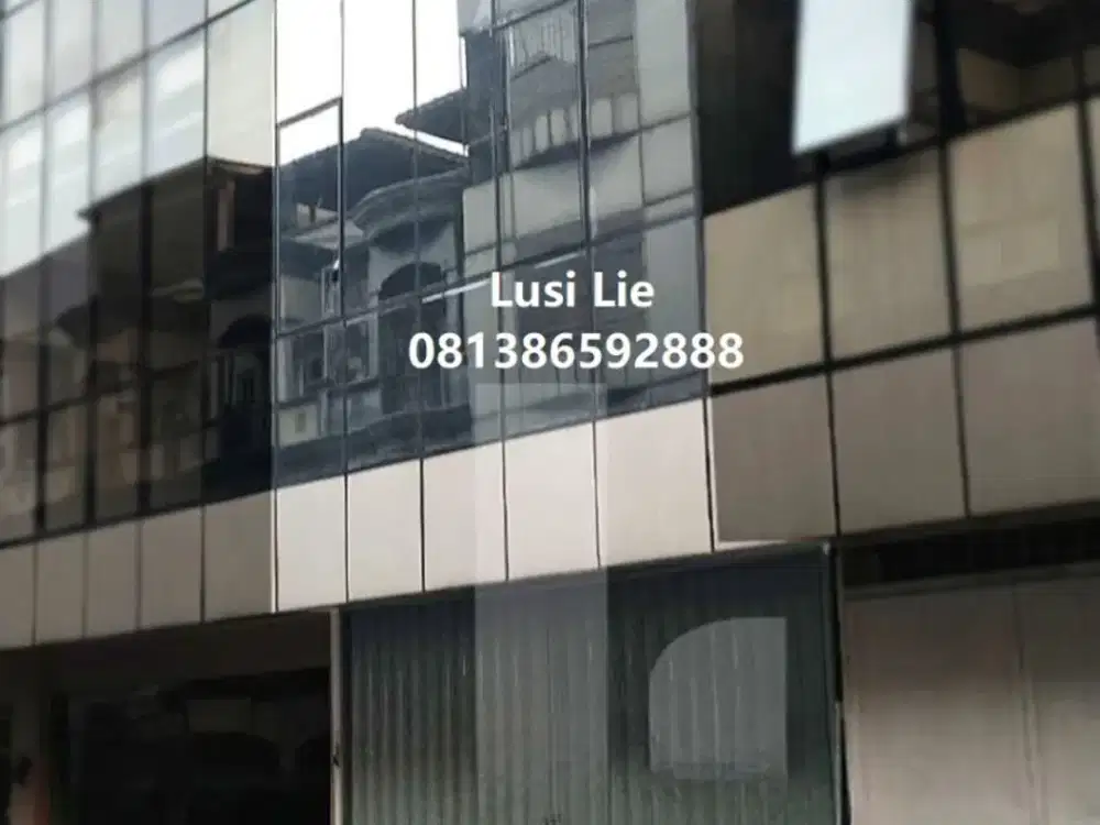 Ruko Sentra Bisnis Tanjung Duren parkiran luas, rapi aman