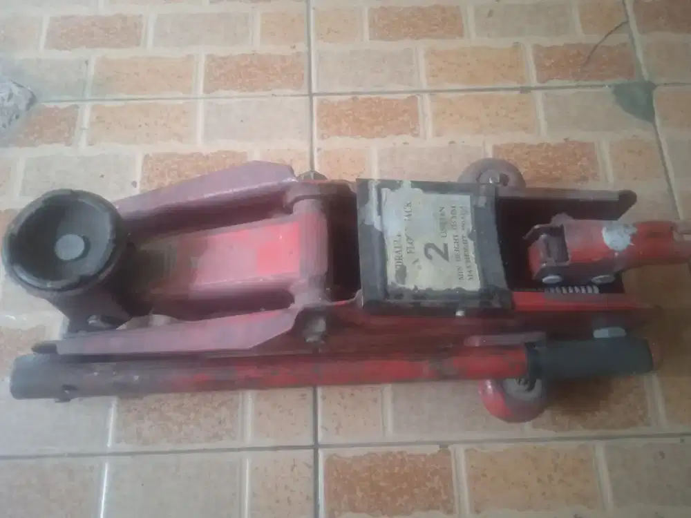 Dongkrak mobil (2 TON)