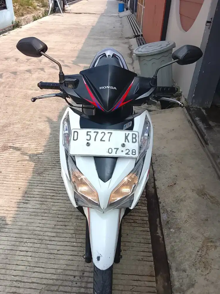 Dijual Cepat Motor Honda Vario KZR tahun 2013