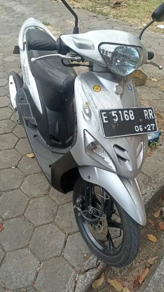 Mio Sporty Silver perak