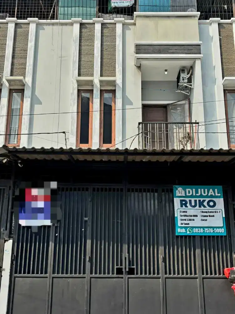 Ruko 3 Lantai Tempat Strategis