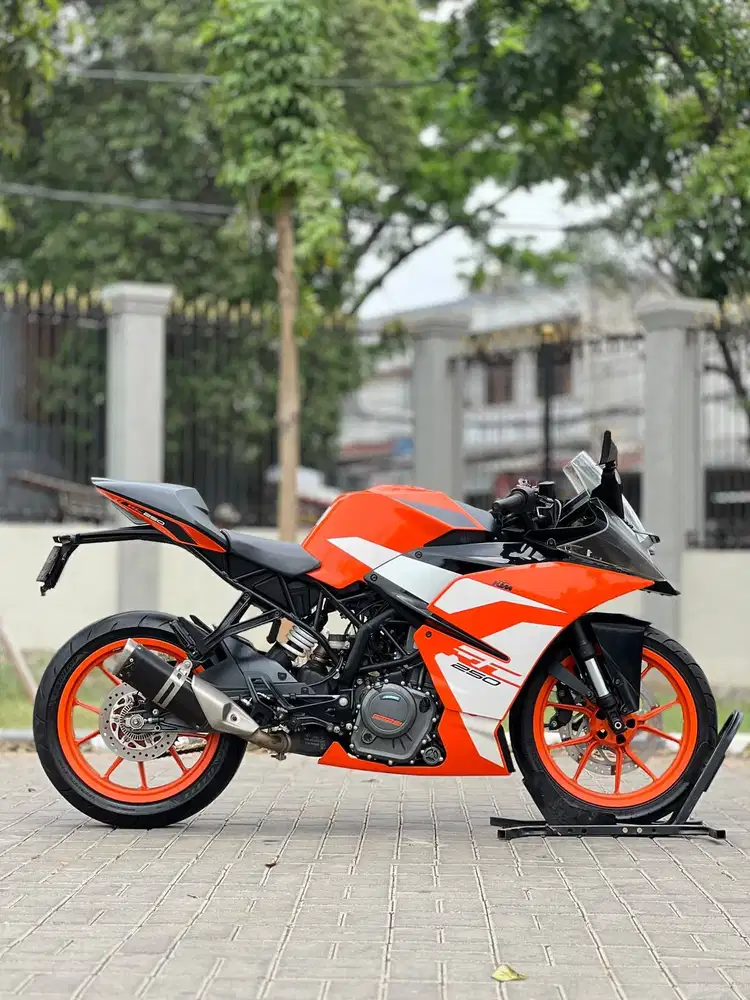 KTM RC 250 ABS ORANGE 2019 KM 10K PAJAK PANJANG RASA BARU