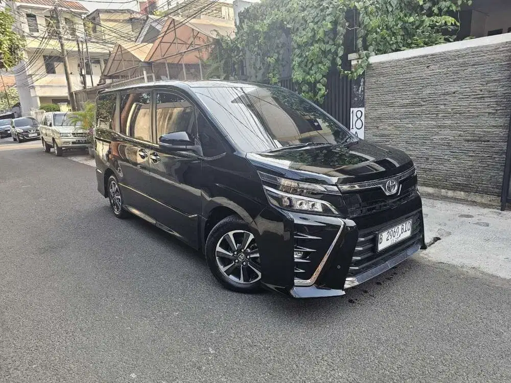 TOYOTA VOXY 2.0 2019 odo 62rb DP 5 juta