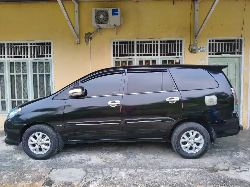 Innova tahun 2011 mulus