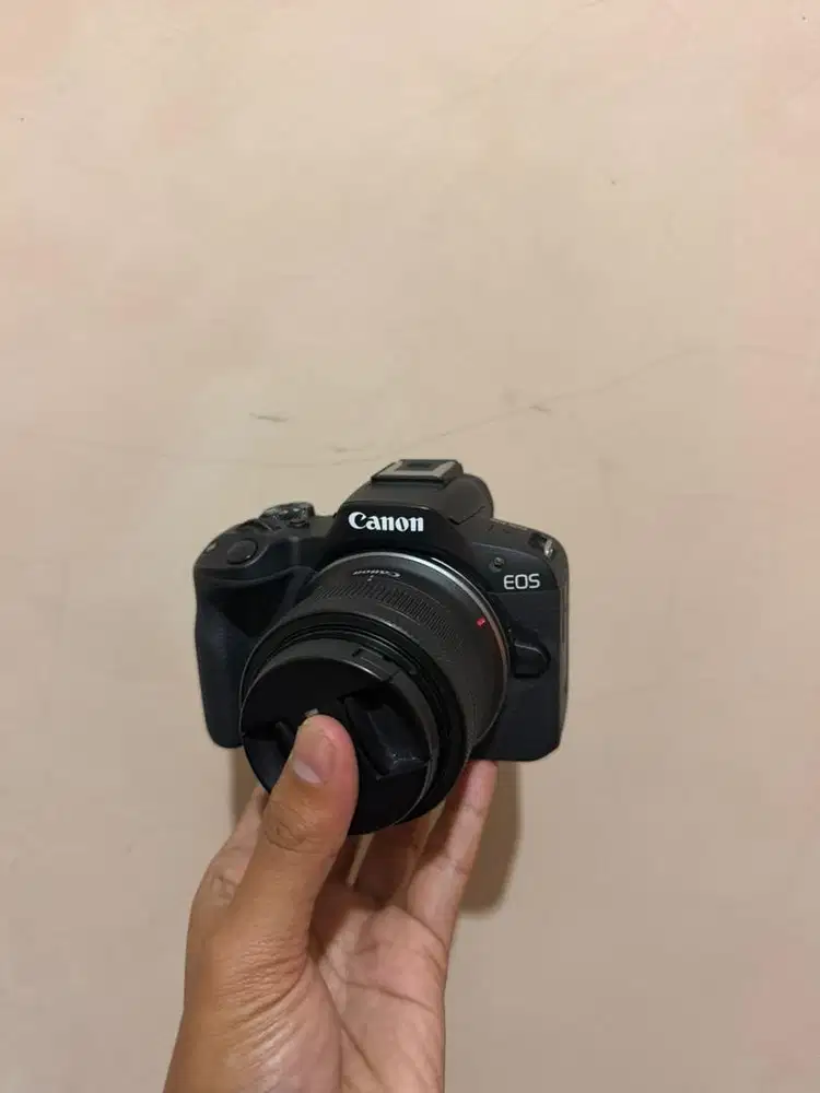 Canon Eos R50 Lensa kit Fullshet Tas Mulus likenew