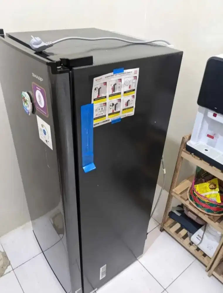 Kulkas 1 pintu sharp Abu abu