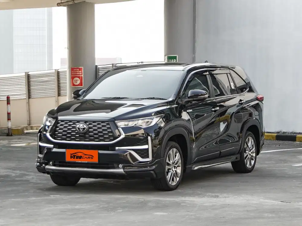 Toyota Zenix Q Hybrid Modelista RSE AT 2023 pakai 2024 hitam genap