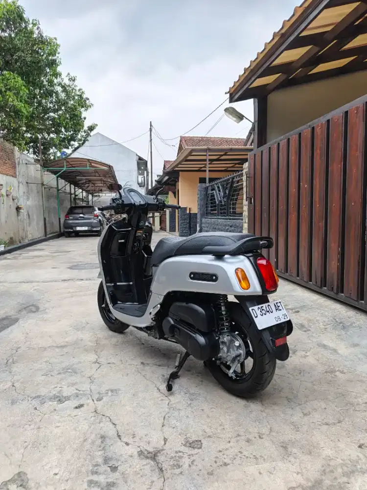 Yamaha Fazzio Hybrid Lux Low KM
