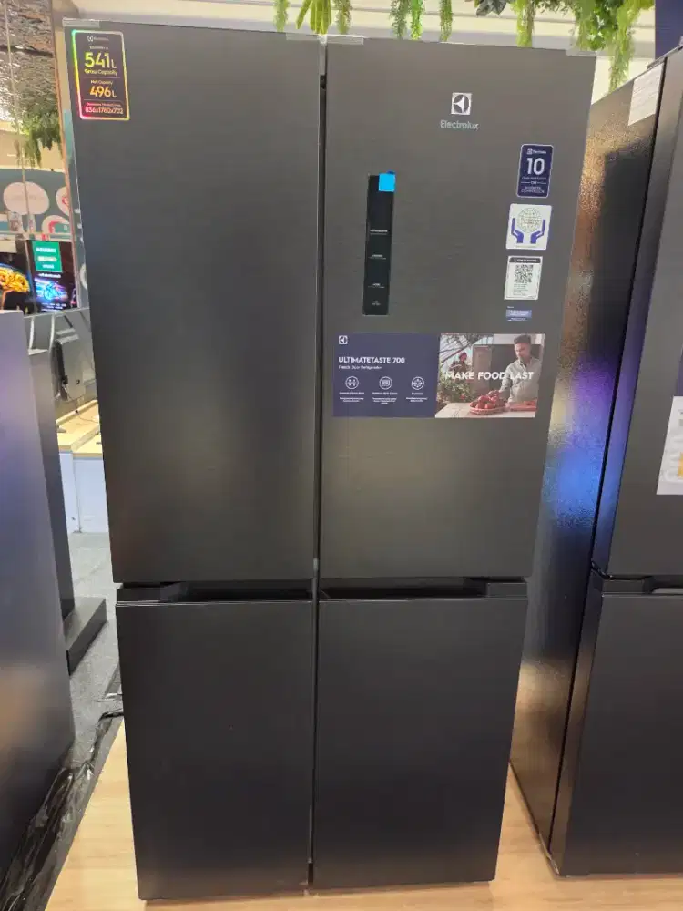 KULKAS ELECTROLUX EQE4900A-B