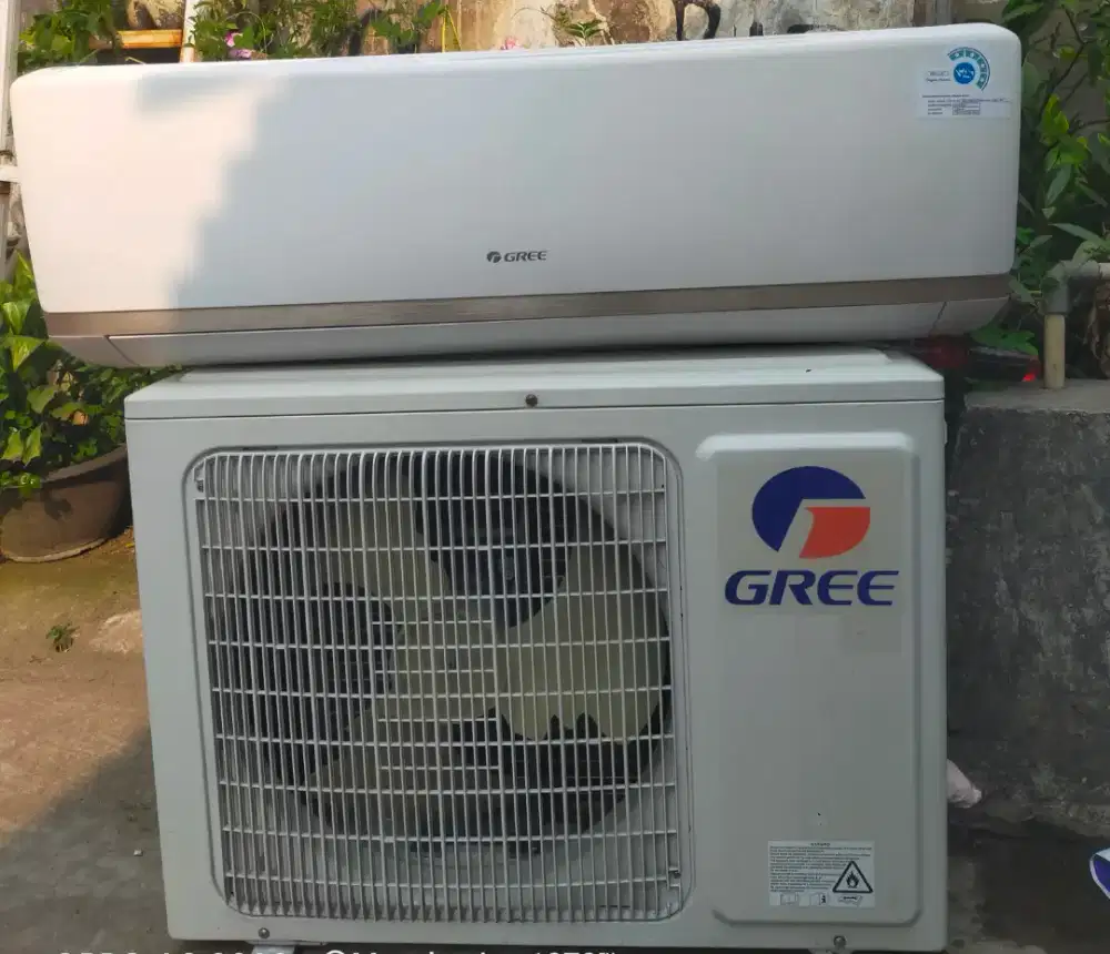AC GREE 1 1/2 pk freon R32 mulus
