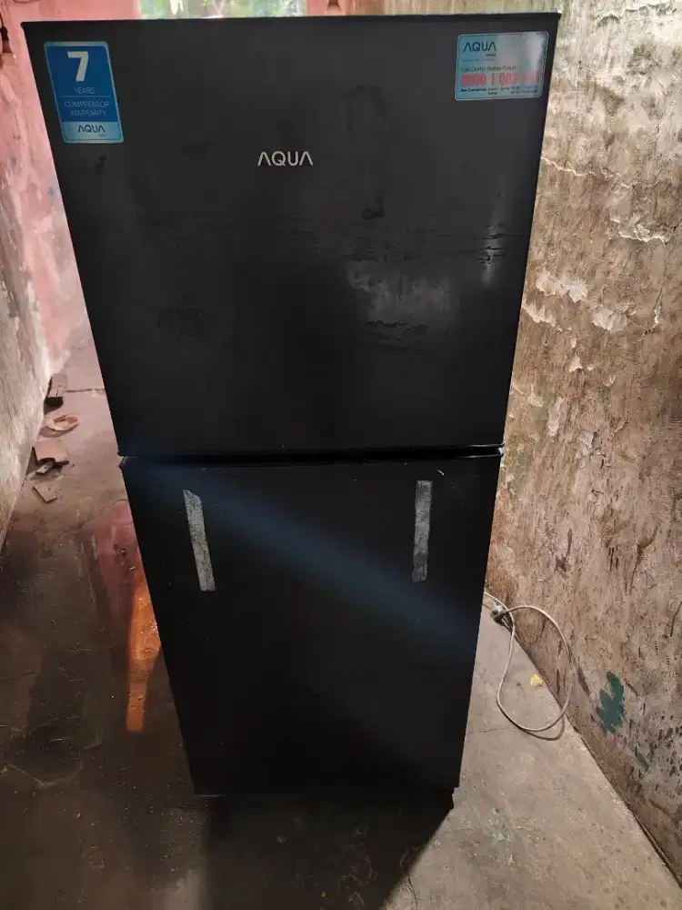 Kulkas aqua 2 pintu