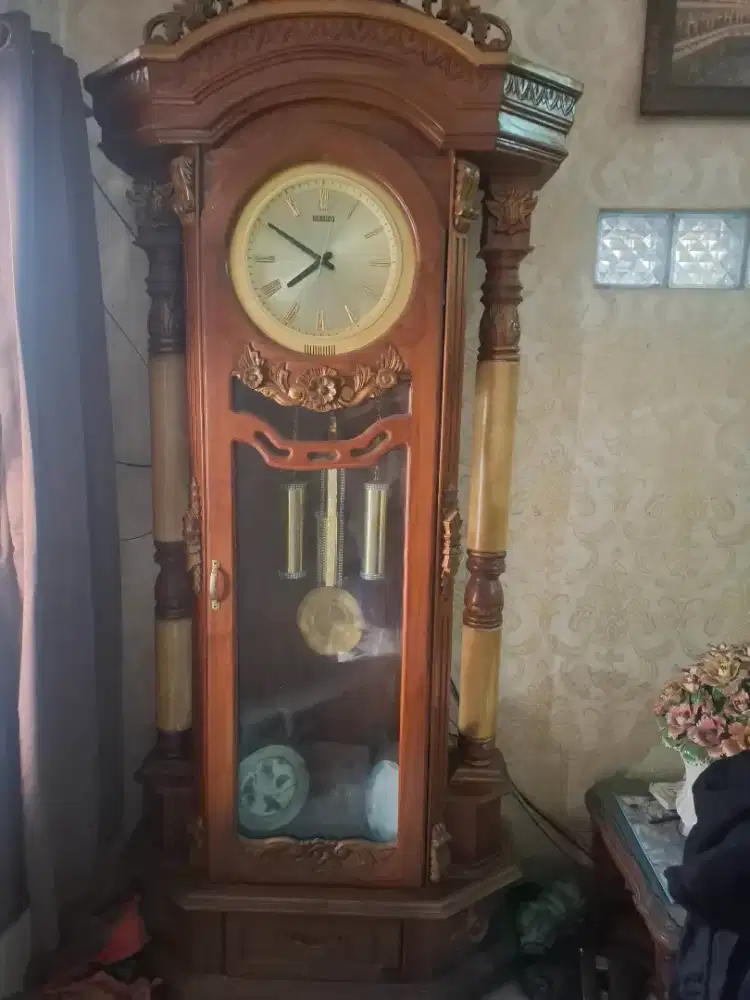 Jam Hias Dari jati