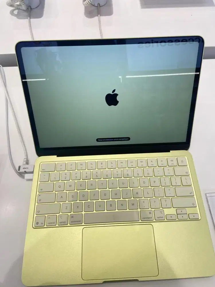 MACBOOK NEO 256GB