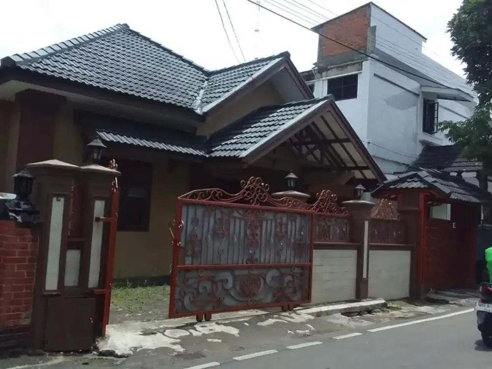 WAJIB LIHAT! Rumah Menteng 374m² Baru Renovasi & SHM