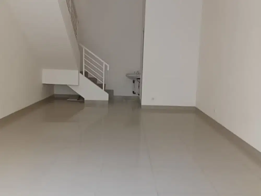 Disewakan Ruko Pisa Grande Gading Serpong Lokasi Ramai Usaha  2 Lantai Harga Sewa Bagus