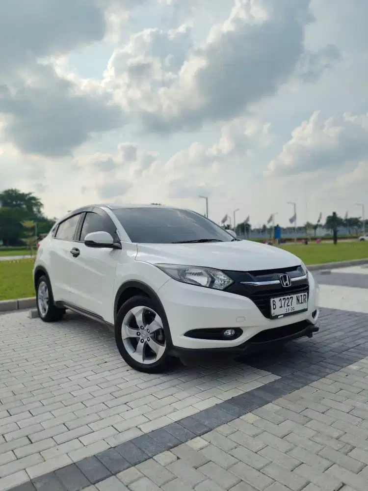tdp 25 jt Honda HRV E AT 2018 putih