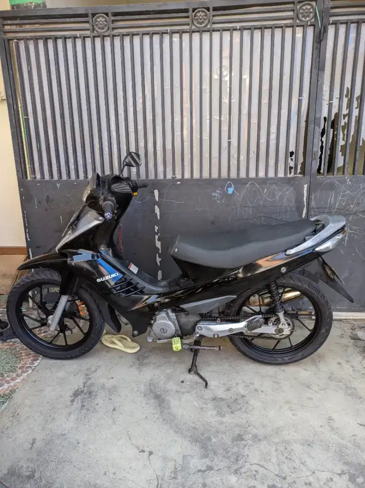 Suzuki shogun R 125