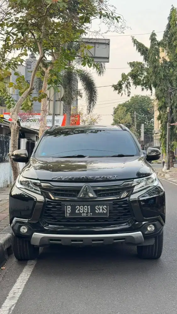 JUAL CEPAT PAJERO SPORT DAKAR 4x2 2017 LOW KM