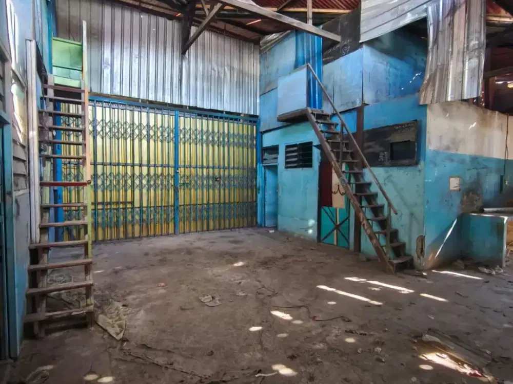 Gudang + Mess 400 M² Over Kontrak di Gatot Subroto Timur