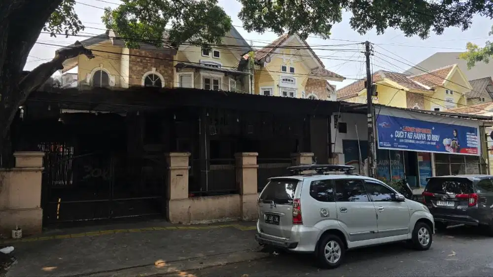 Sewa Rumah Usaha Lokasi Ramai di BSD Kencana Loka Cocok Hunian+Usaha