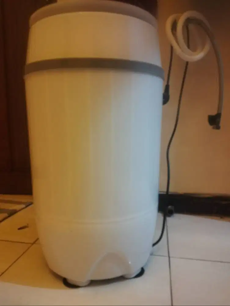 Mesin cuci mito,baru beli,pemakaian baru 2 pekan,,,