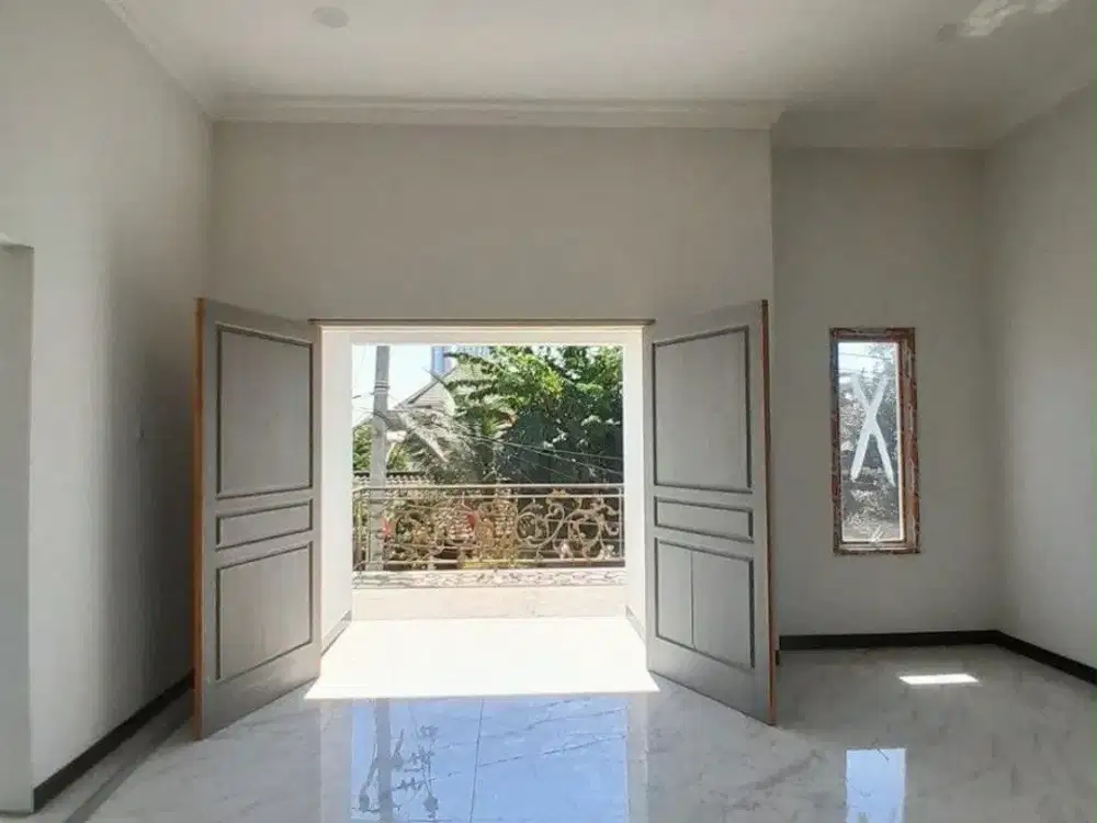Rumah Baru Jemur Andayani Area Komersial Hadap Barat Row 3 Mobil (Dapur Bersih & Kotor, Taman Belakang)