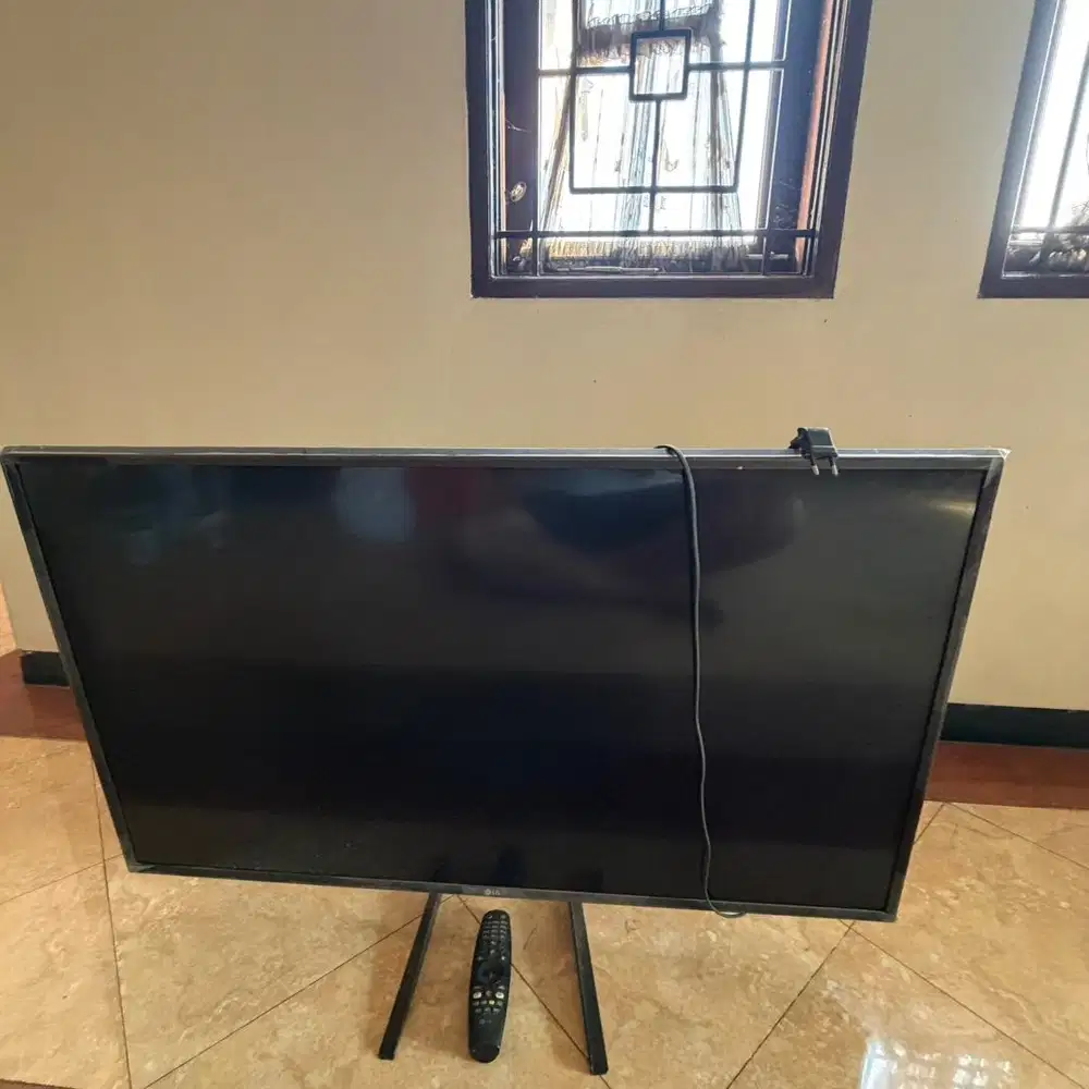 SmartTV 43 Inch LG LCD Full Garis