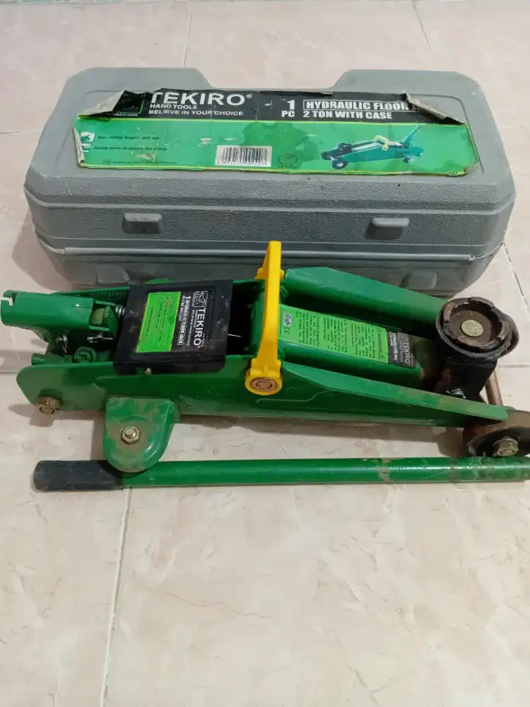 Dongkrak buaya 2 ton