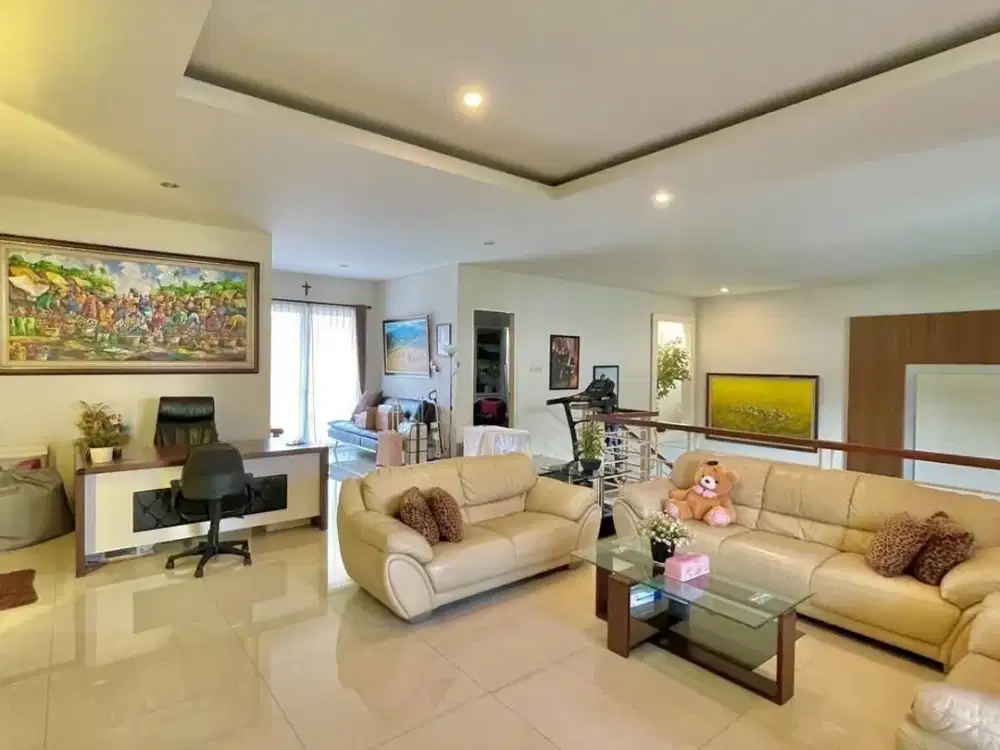 Royal Residence Cluster Favourite Hadap Tenggara Ada Gazebo Belakang di Lantai 2 Semi Furnished