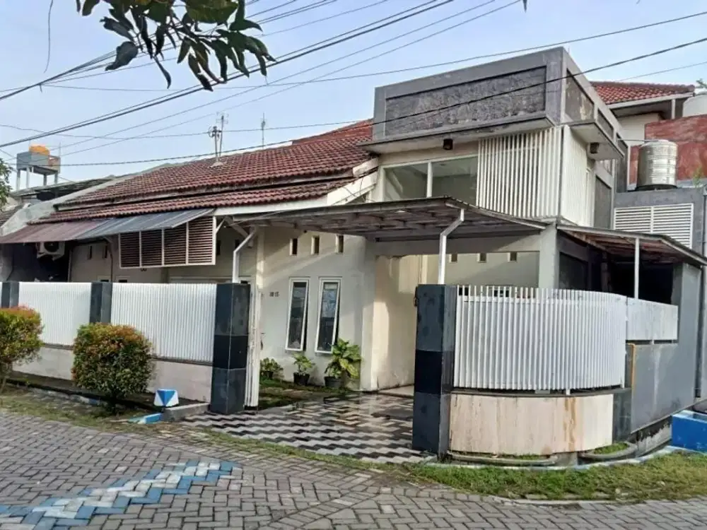 JUAL CEPATT! Rumah Wisma Tropodo, Waru, Sidoarjo - Bangunan 1 1/2 Lantai, Bonus Furniture