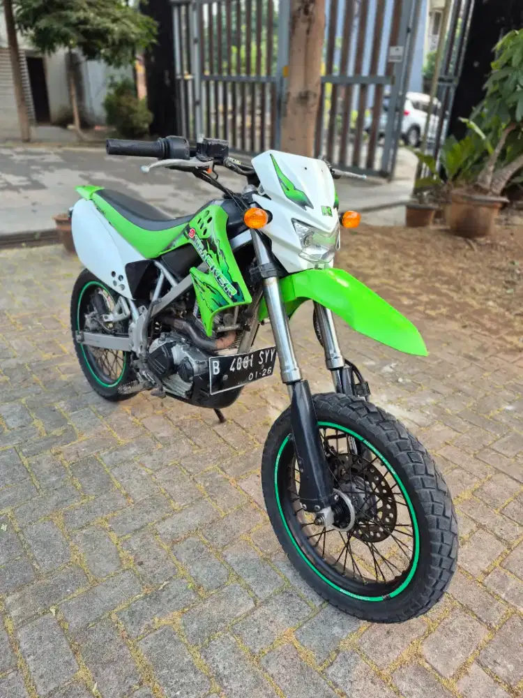 Dijual Kawasaki KLX 150 tahun 2015 surat lengkap