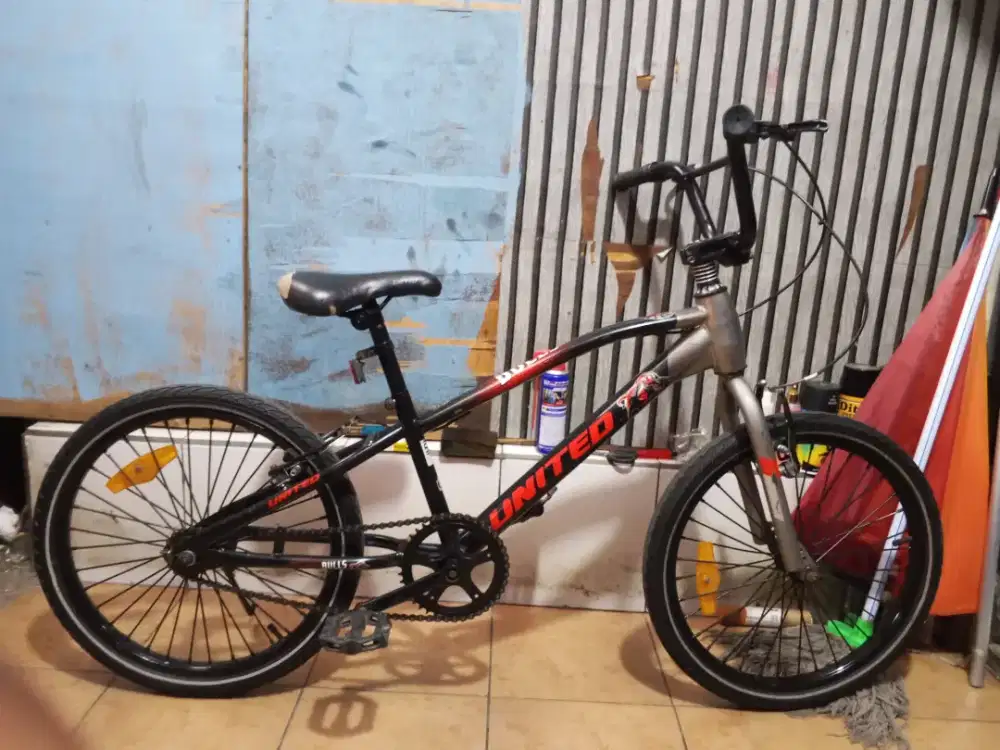 Sepeda BMX UNITED BULLS 20 INCH