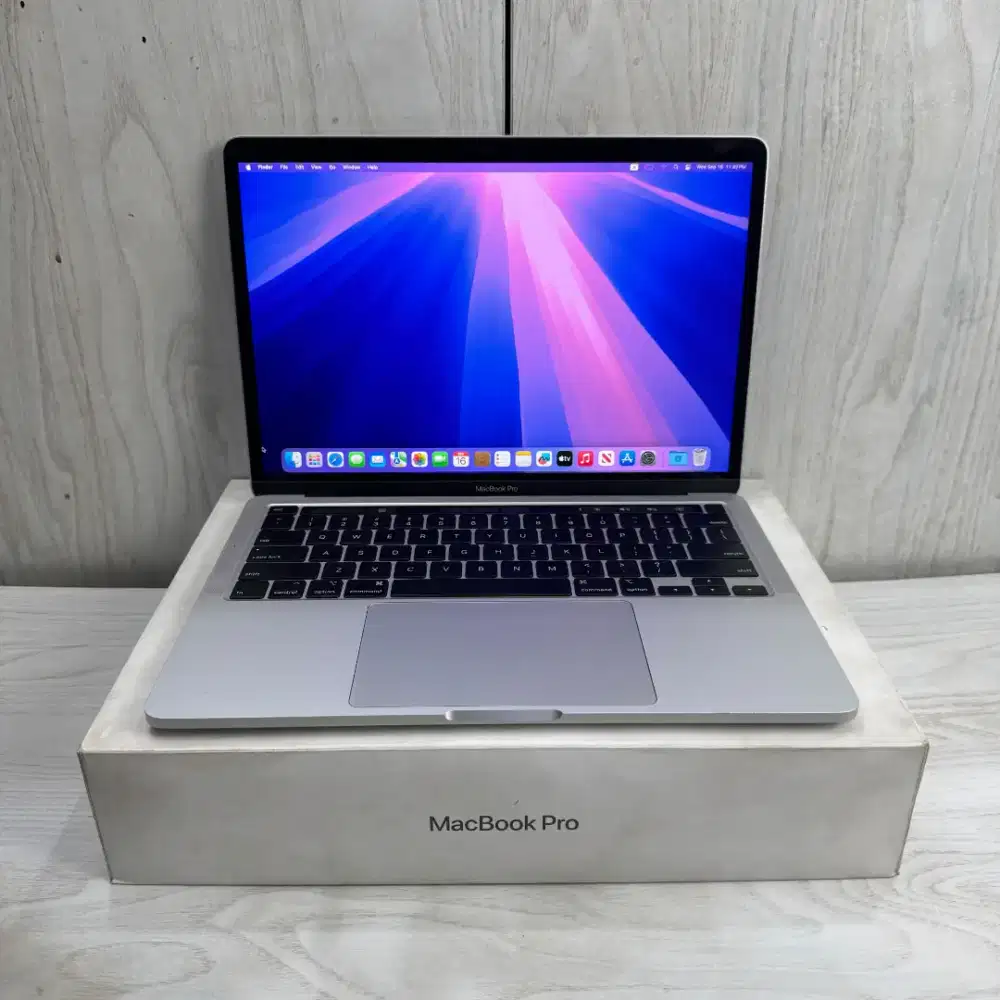 Macbook Pro Intel 2020 i5 16/256