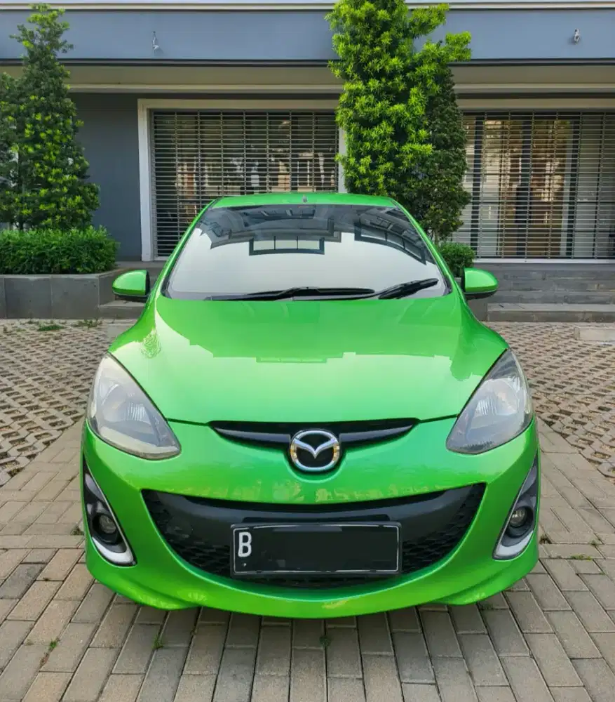 JUAL CEPAT ! Mazda 2 1.5 non skyactive R AT Th 2012 2013
