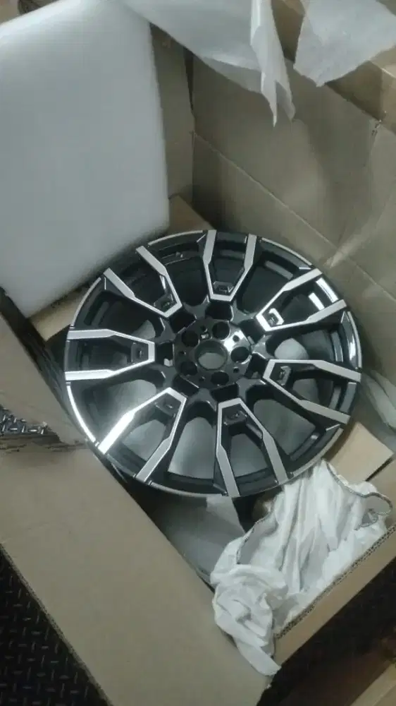 Velk BMW seri 5 thn 2025