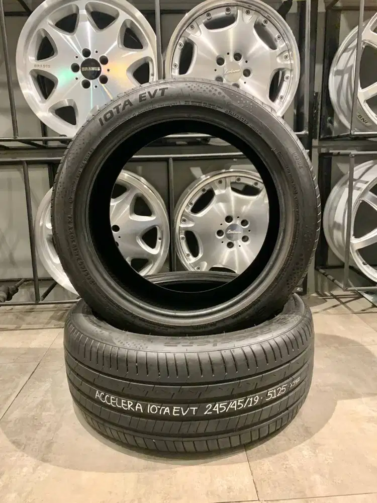 2 Ban Accelera IOTA EVT 245/45/19