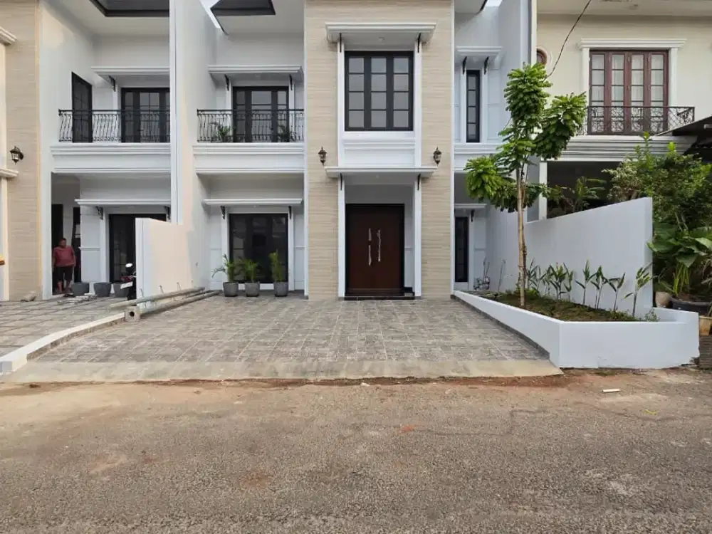 Rumah Baru Siap Huni Private Pool, Dalam Komplek  di Lebak Bulus, Jakarta Selatan