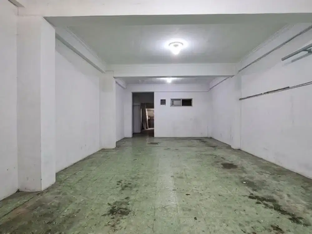 3 Ruko Eksklusif di Jl. Laksda Adisucipto - Potensial untuk Bisnis & Investasi