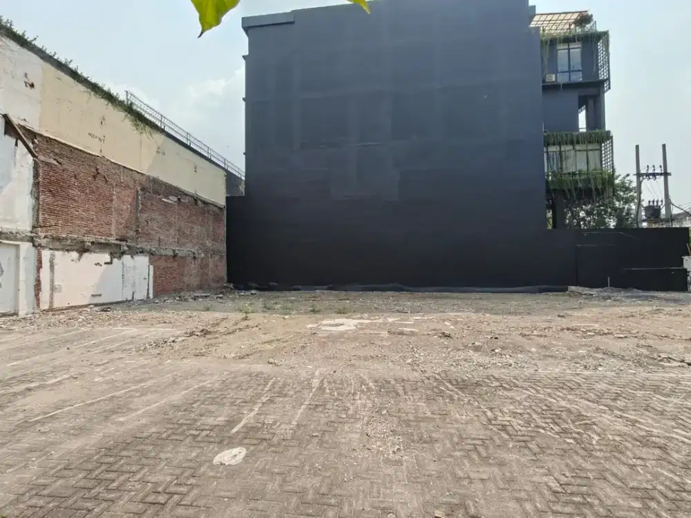 Super Langka Lokasi Premium Jual/Sewa Tanah Hook Komersial Area di Pusat Kota Surabaya Jl Dr Soetomo
