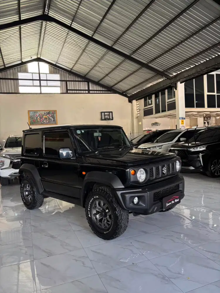 SUZUKI JIMNY 3PINTU 4X4  HITAM