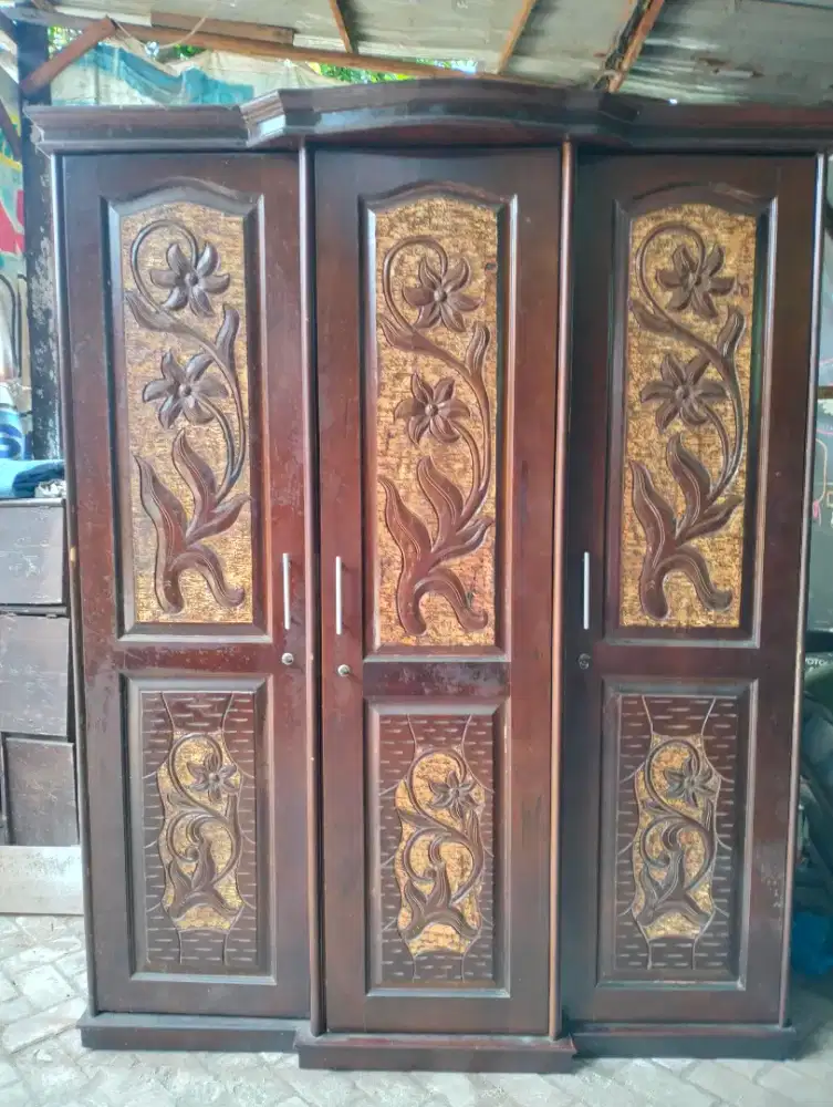 lemari semi 3 pintu