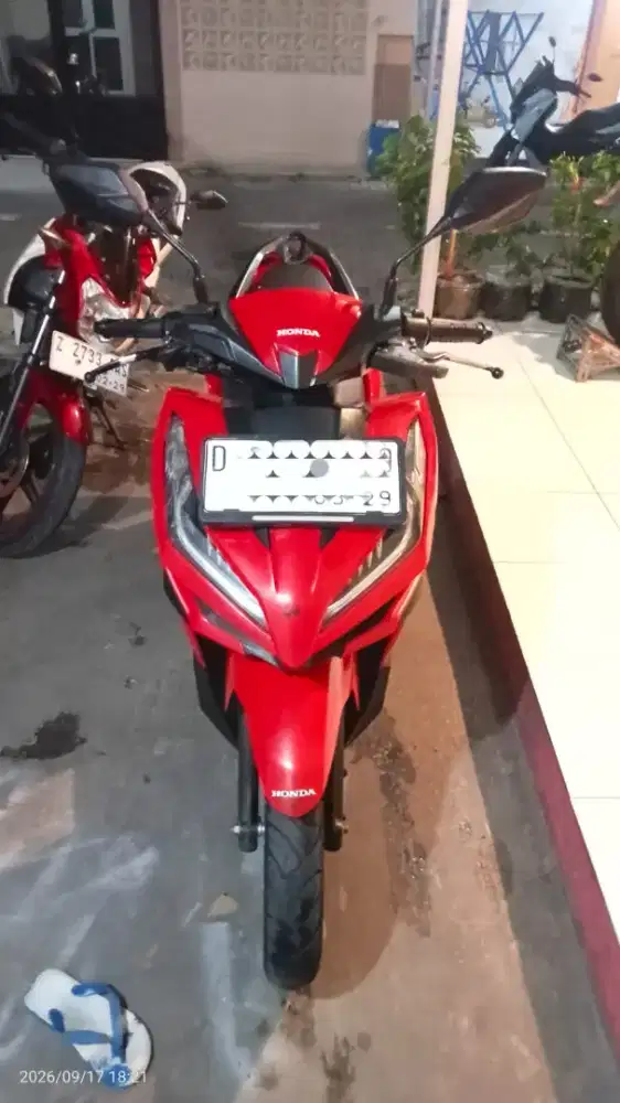 Vario 2024 merah