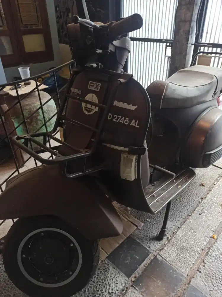 Vespa PX Coklat