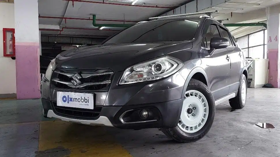 TDP 8, JT Suzuki SX4 1.5 New S-Cross Bensin-AT Silver 2018