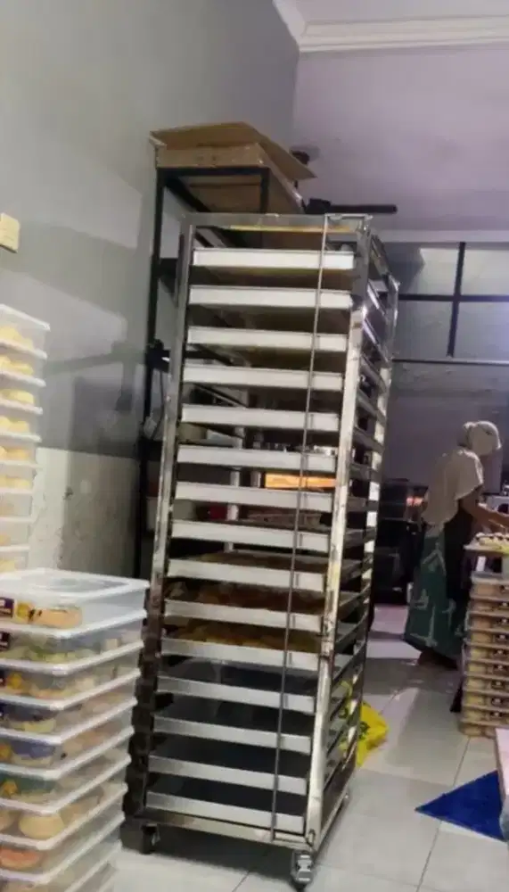 Rak Trolley Bakery Stainless, Rak Trolley Loyang Roti 15 Susun 60X40,