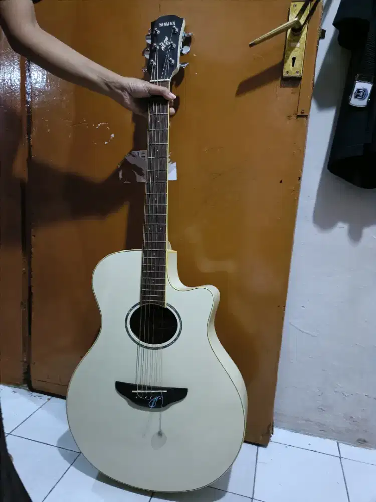 Gitar akustik/elektrik Yamaha APX 600 original