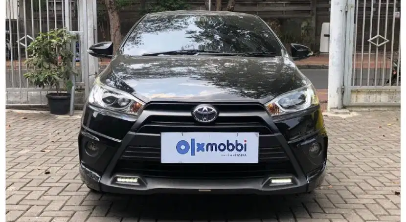 TDP 8, JT Toyota Yaris 1.5 TRD Sportivo Bensin-AT Hitam 2016