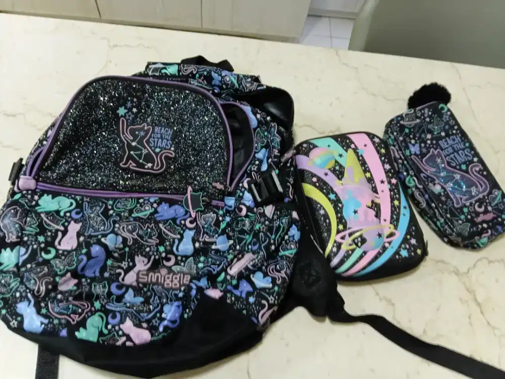 Tas smiggle satu paket
