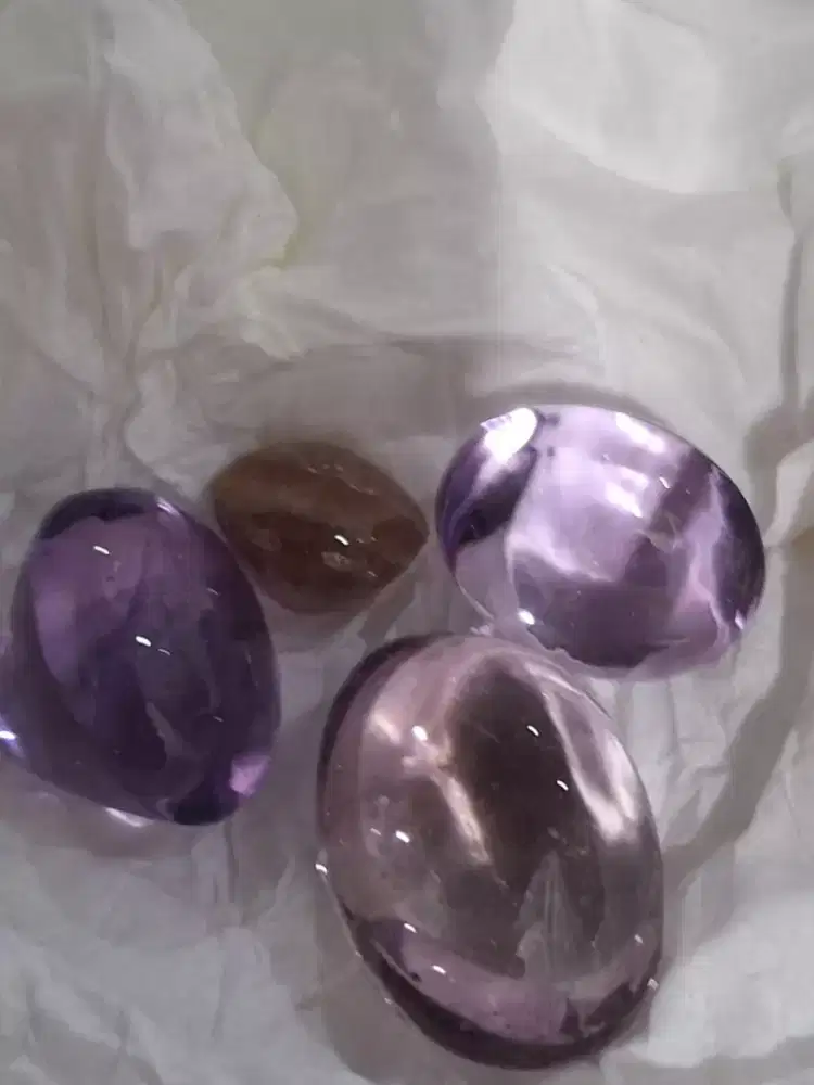 Di jual 4 biji batu